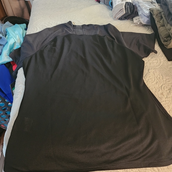 Nike Women’s Black Short Sleeve Dri-FIT Tee - Picture 2 of 5